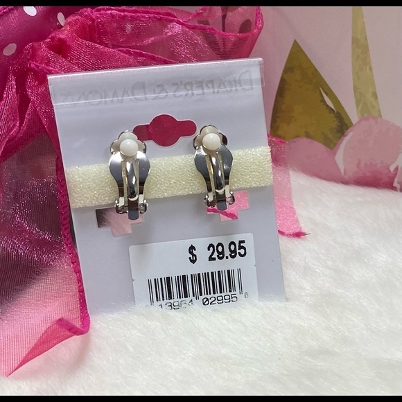 NWT DRAPER’S & DAMON’S BLACK PEARL CLIP EARRINGS - Picture 4 of 4